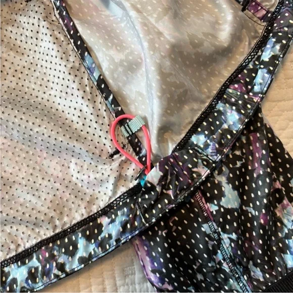 Lululemon Back Pack It Jacket - Picture 6 of 12